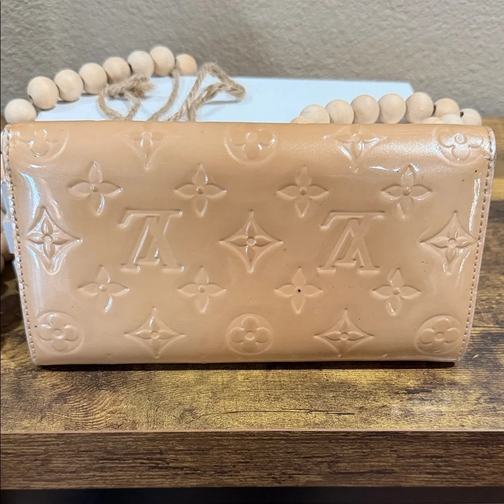Louis Vuitton Nude Patent Monogram Continental Wallet - Picture 7 of 11